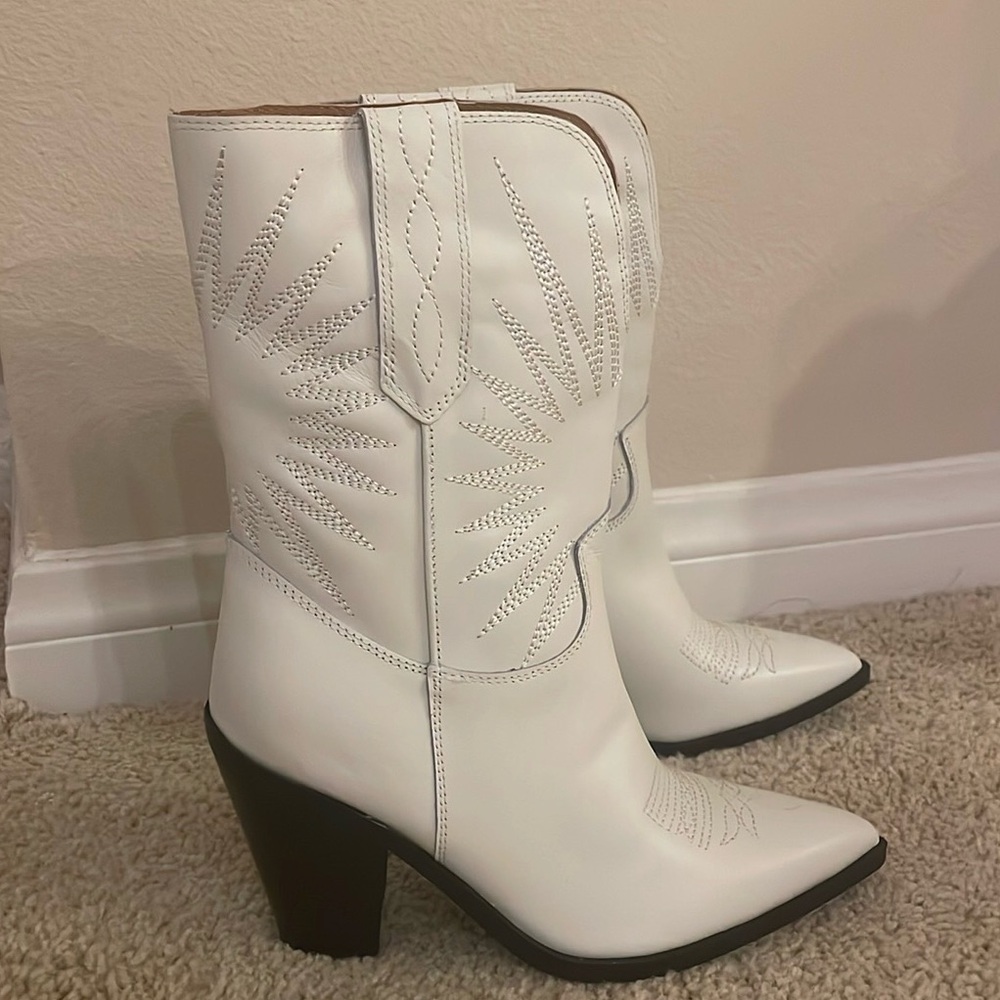 Marc Fisher Rogers Western Boots